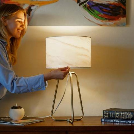 Lumisaxon | New Design Small Modern Stylish Desk Lamp